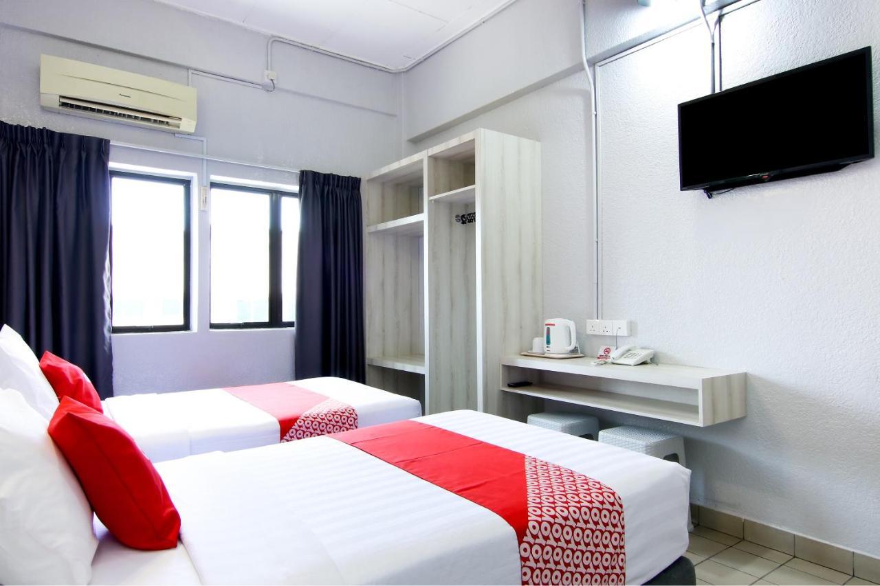 Oyo 89846 Lotus Hotel Malacca