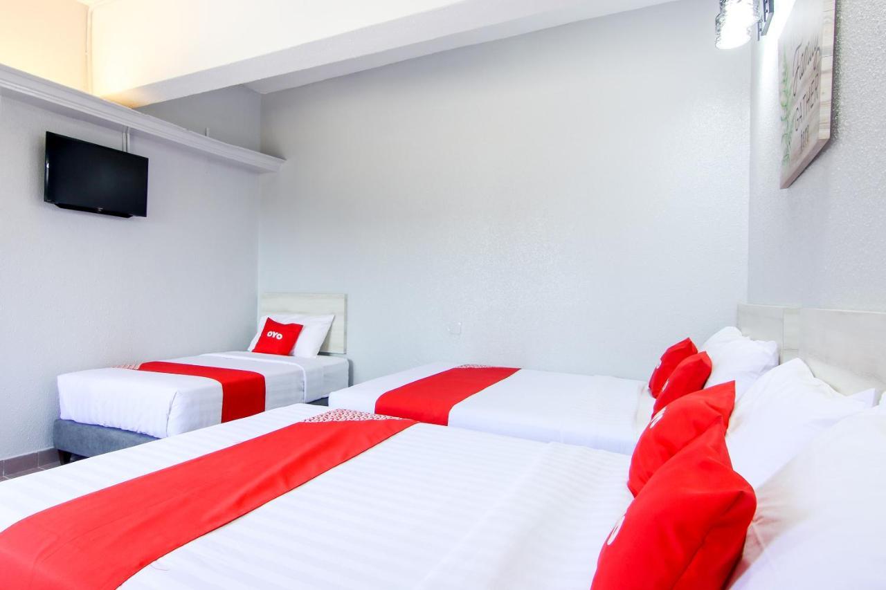 Oyo 89846 Lotus Hotel