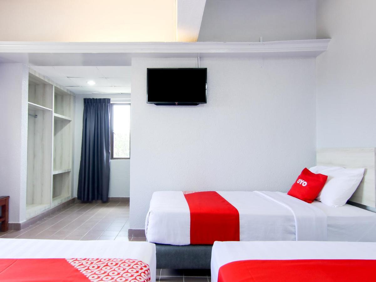 Oyo 89846 Lotus Hotel
